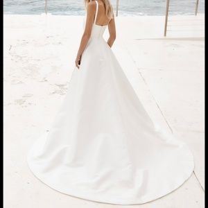 NEW KYHA MCPHERSON WEDDING DRESS